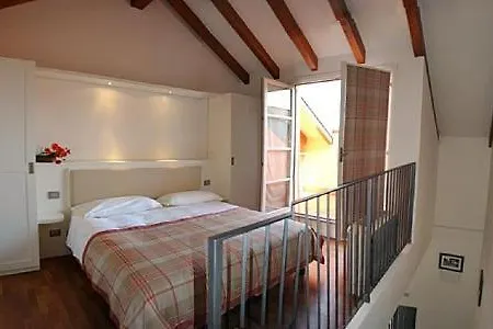 Sleeps 3 Pool Wifi Lejlighed