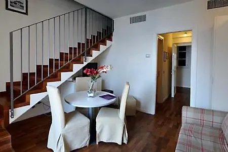 Sleeps 3 Pool Wifi * Meina