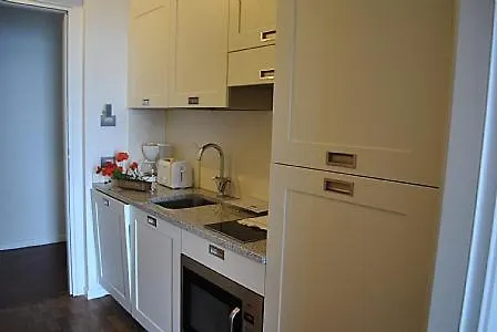 Sleeps 3 Pool Wifi Meina