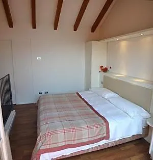 Sleeps 3 Pool Wifi Lejlighed