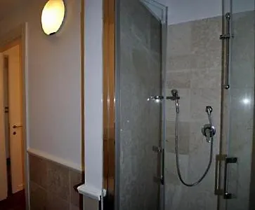 Sleeps 3 Pool Wifi Meina